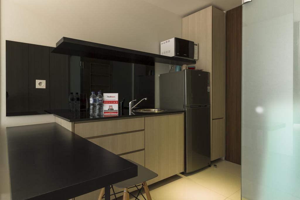 Reddoorz Plus Near Perbanas Jakarta Exterior foto