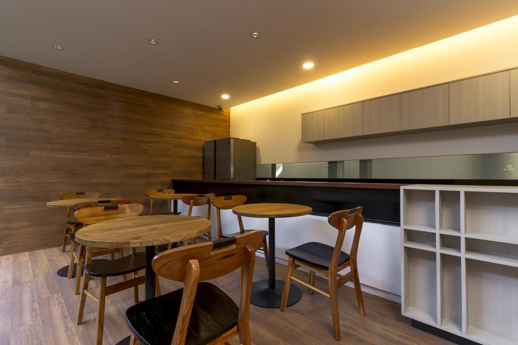 Reddoorz Plus Near Perbanas Jakarta Exterior foto